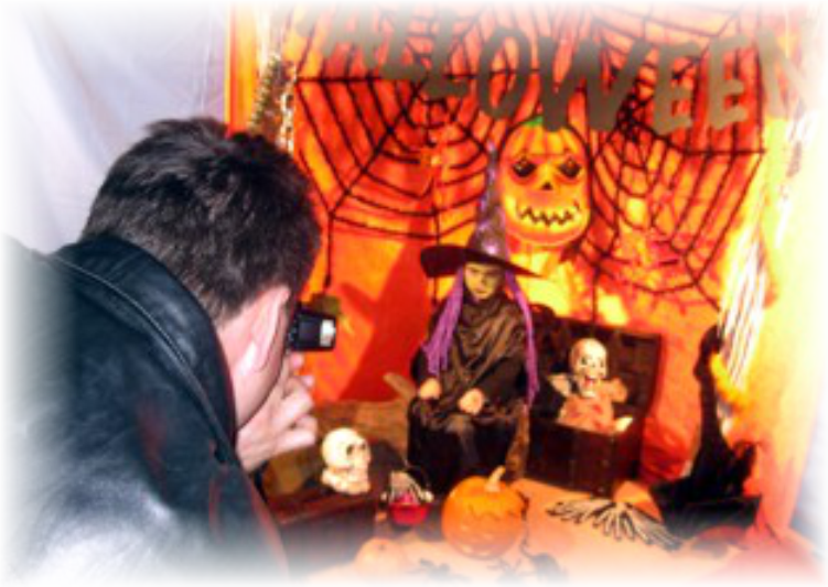 Fotoshooting Halloween mit Gruselrequisiten